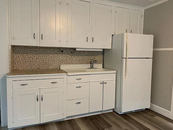 2nd image of 117 Tolles St