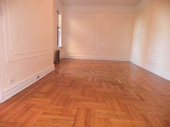 2nd image of 8702 Elmhurst Ave