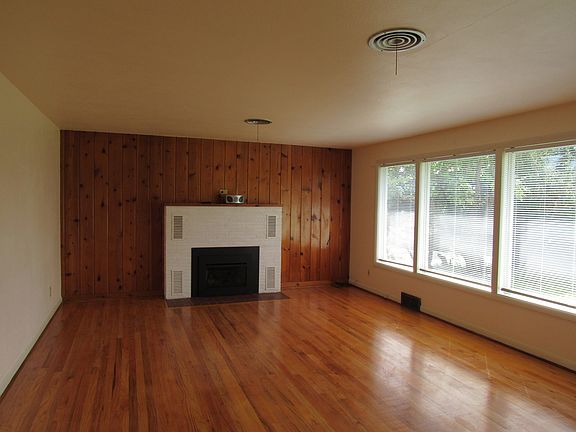 5th image of 115 Viewcrest Rd