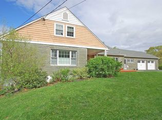19 Clover Hill Dr, Poughkeepsie, NY 12603