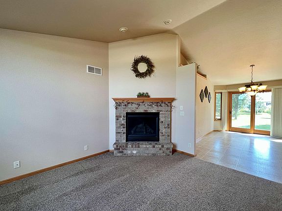 4th image of N6515 Canterbury Dr