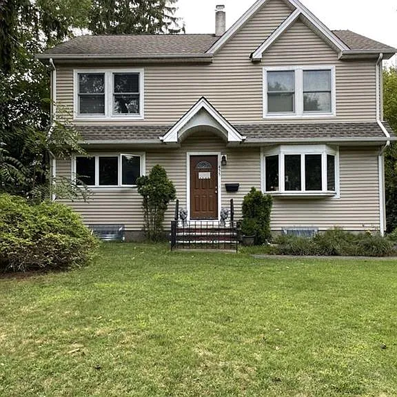 455 Berkshire Rd — Photo 1