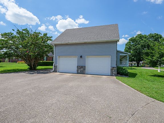 5th image of 131 Stonehouse Dr
