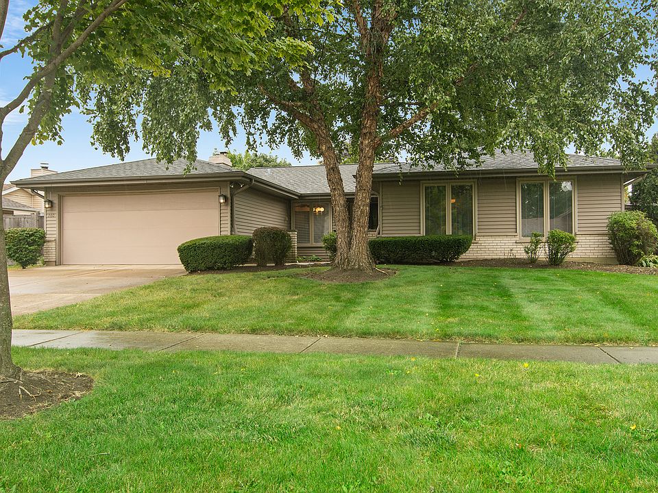 1st image of 260 Bedford Ln