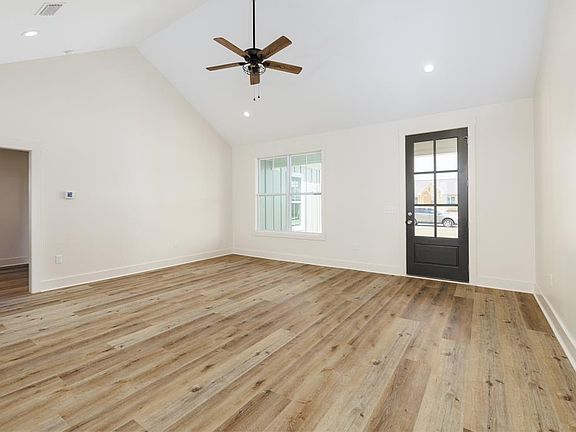 3rd image of 702 Westbrooke Dr