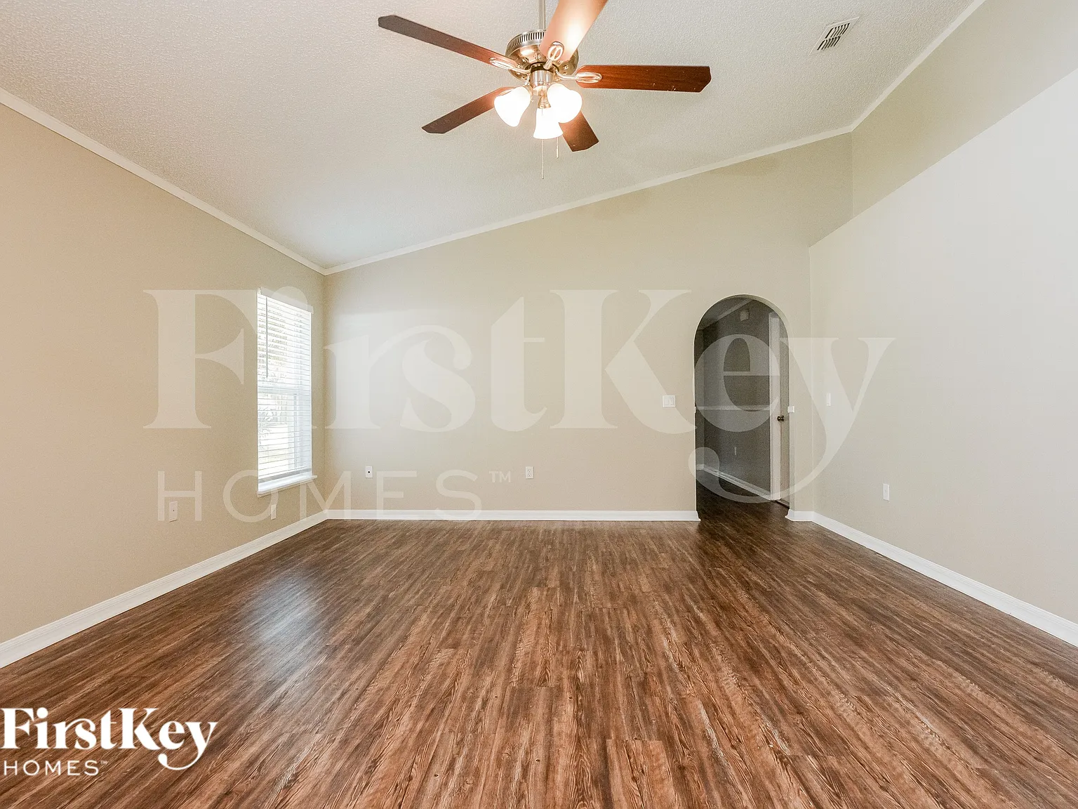 3 bed, 2.0 bath, 1627 sqft, $2,690 — Photo 3