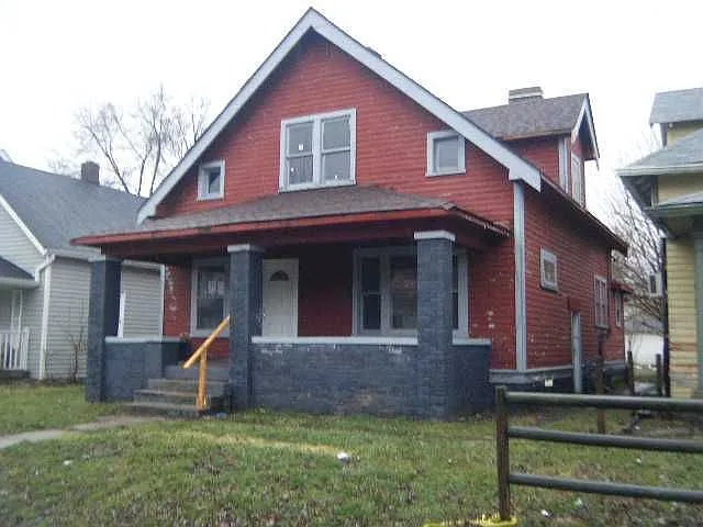 850 N Oakland Ave photo 1