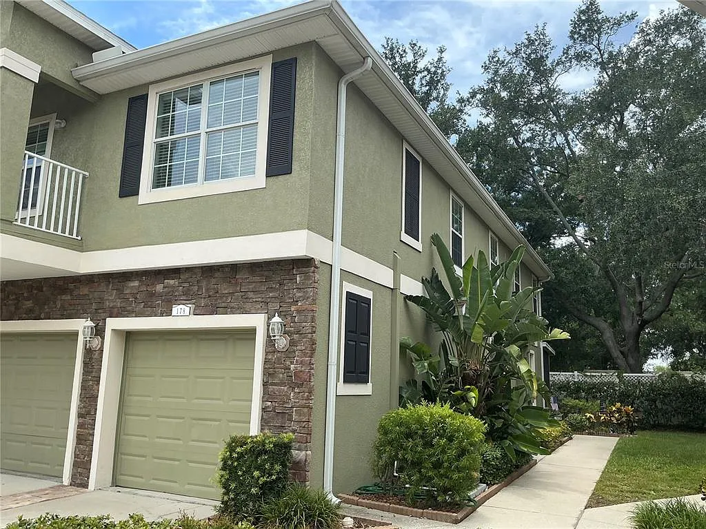 2 bed, 2.0 bath, 1264 sqft, $2,600 — Photo 2