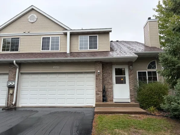 1122 Pecks Woods Dr, New Brighton, MN 55112