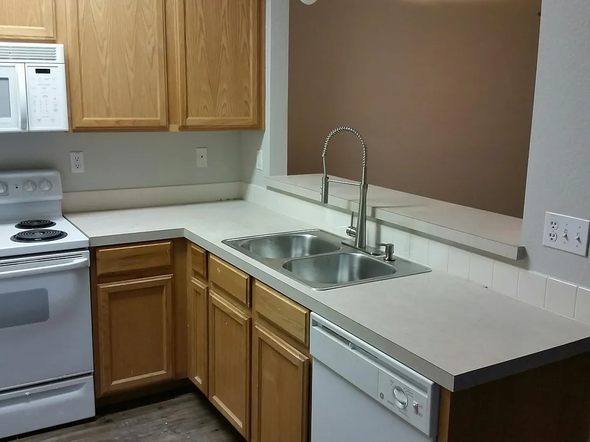 Building Photo - 4245 Boardwalk Dr #B4