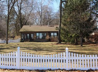 4415 Shorehaven Ln, Racine, WI 53403