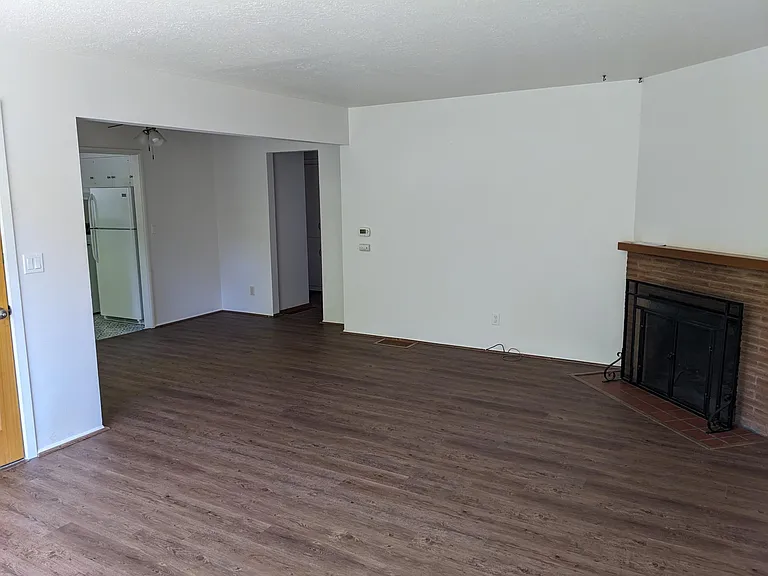 4805 SE Yamhill St — Photo 10
