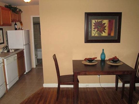 3rd image of 256 Branch Brook Dr APT D