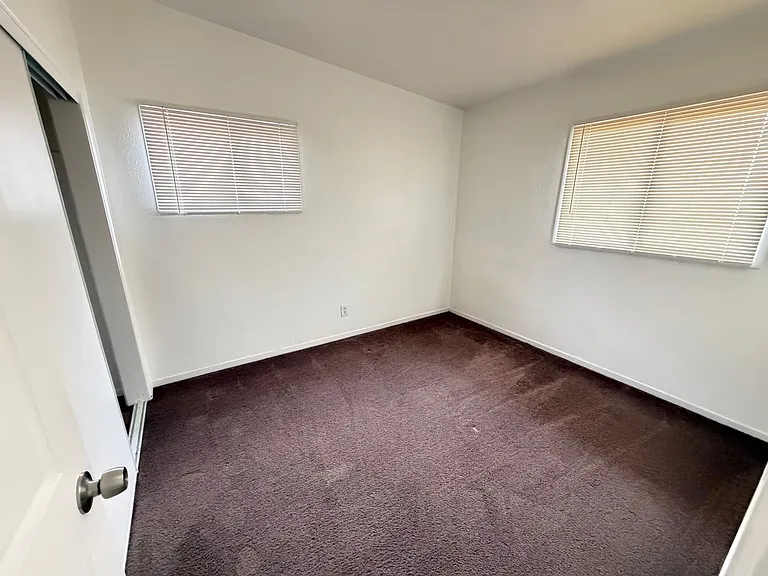 517 Palm Dr — Photo 10