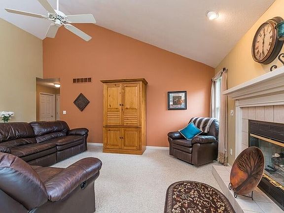 4th image of 53121 Pine Brook Dr