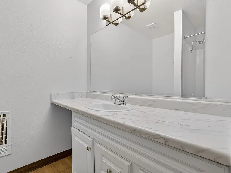 13130 SE Powell Blvd — Photo 13