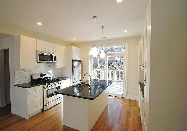 143 Marcella St #1X — Photo 1