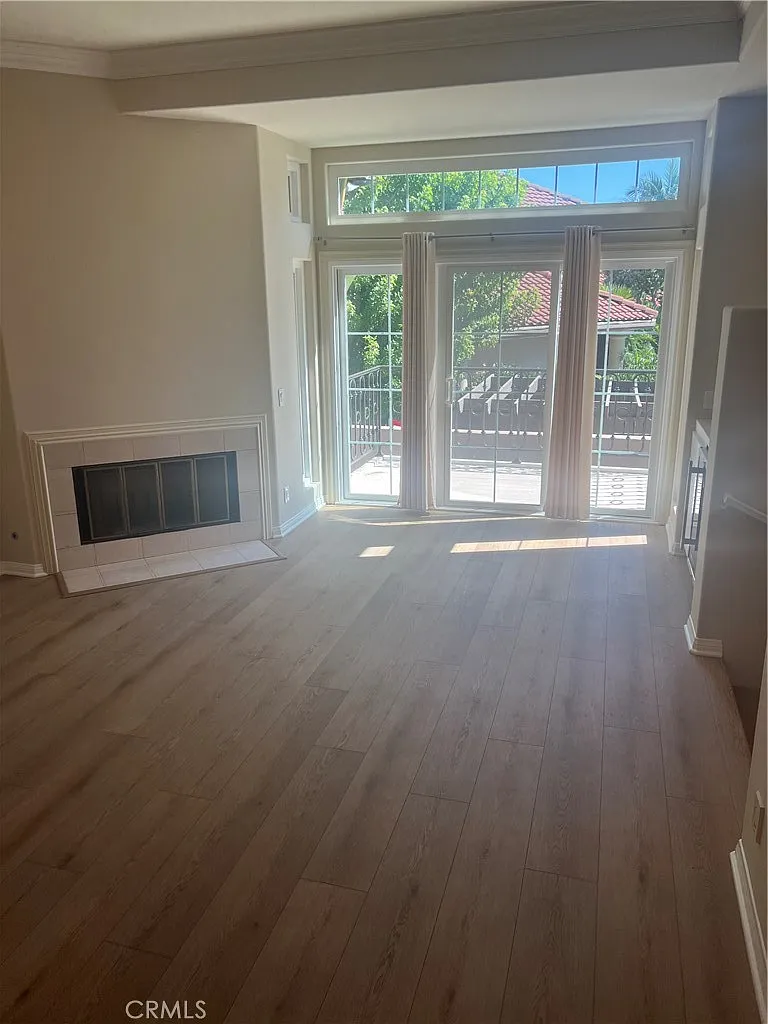 3 bed, 2.5 bath, 2065 sqft, $5,650 — Photo 4