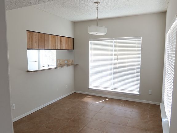 4th image of 3730 Thistlemont Dr