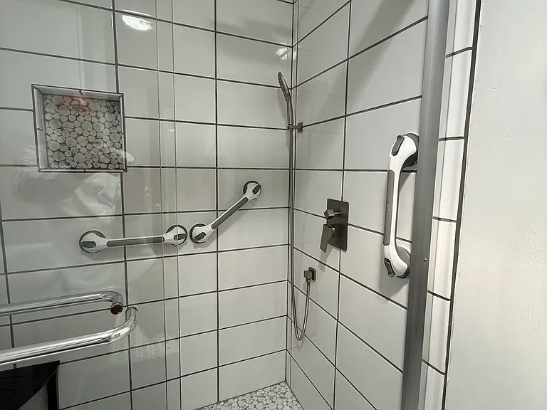 114 W Booth St — Photo 10