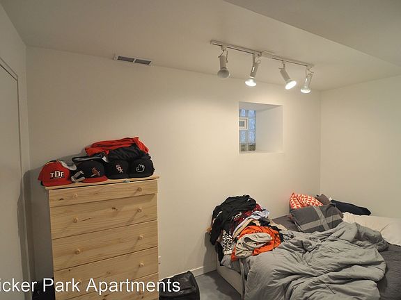 5th image of 2039 W Erie St #7486427