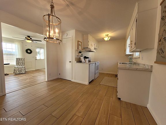 5th image of 3549 Montvale Rd