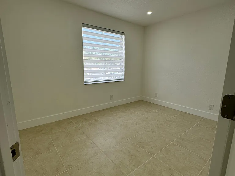 16820 SW 1st Mnr — Photo 2