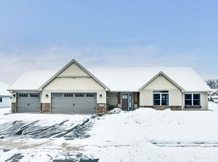 38259 Emerald Blvd, North Branch, MN 55056