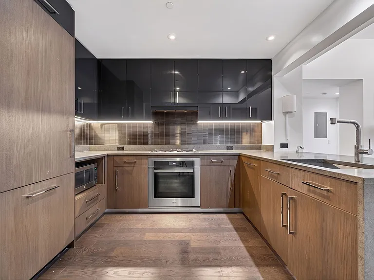 50 Riverside Blvd #8J — Photo 4