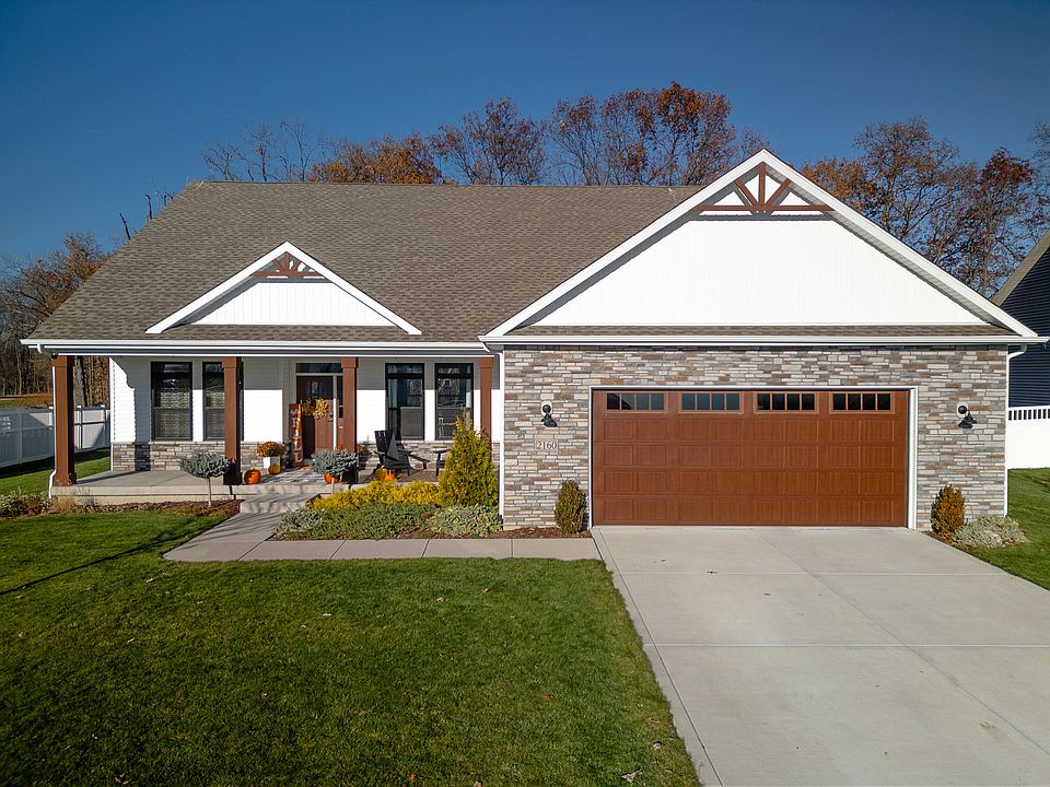 1st image of 2160 Hickory Dr