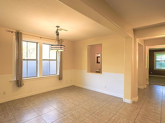4th image of 15372 W Dahlia Dr