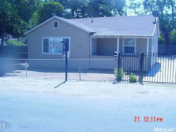 2nd image of 2432 E Vail Ave