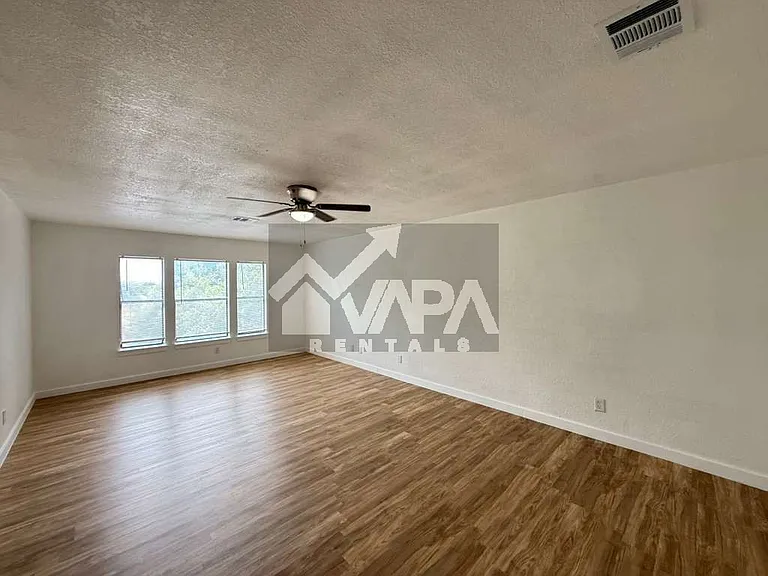 6811 Evercrest Ln — Photo 11