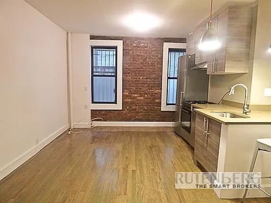 Rented by R New York | media 17