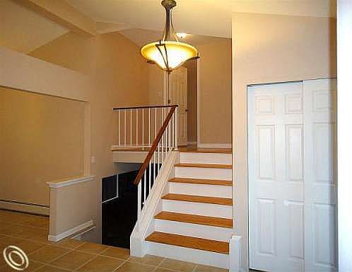 2nd image of 6953 Hillock Ln