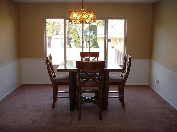 5th image of 895 Providence Pl