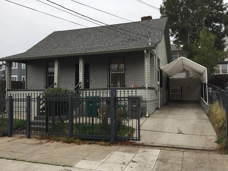 1903 25th Ave — Photo 1