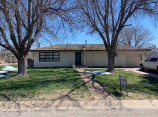 905 Crestview St, Norton, KS 67654