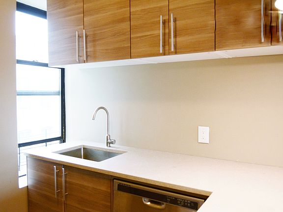 4th image of 435 Grand Ave APT 4D