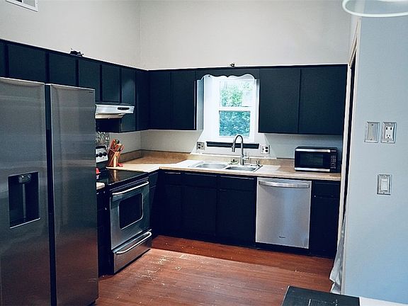 4th image of 1211 N Mission Blvd