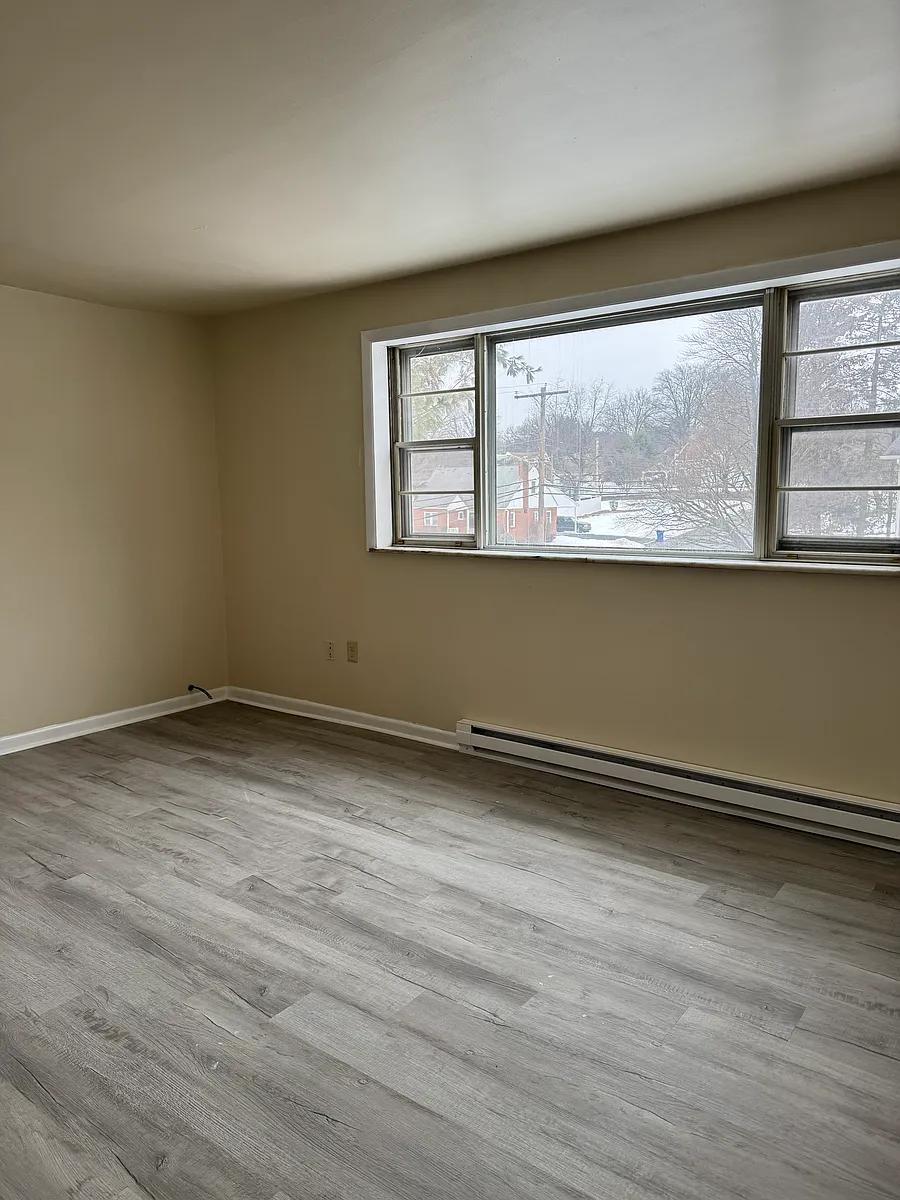 Building Photo - 5001 Lancaster St #3