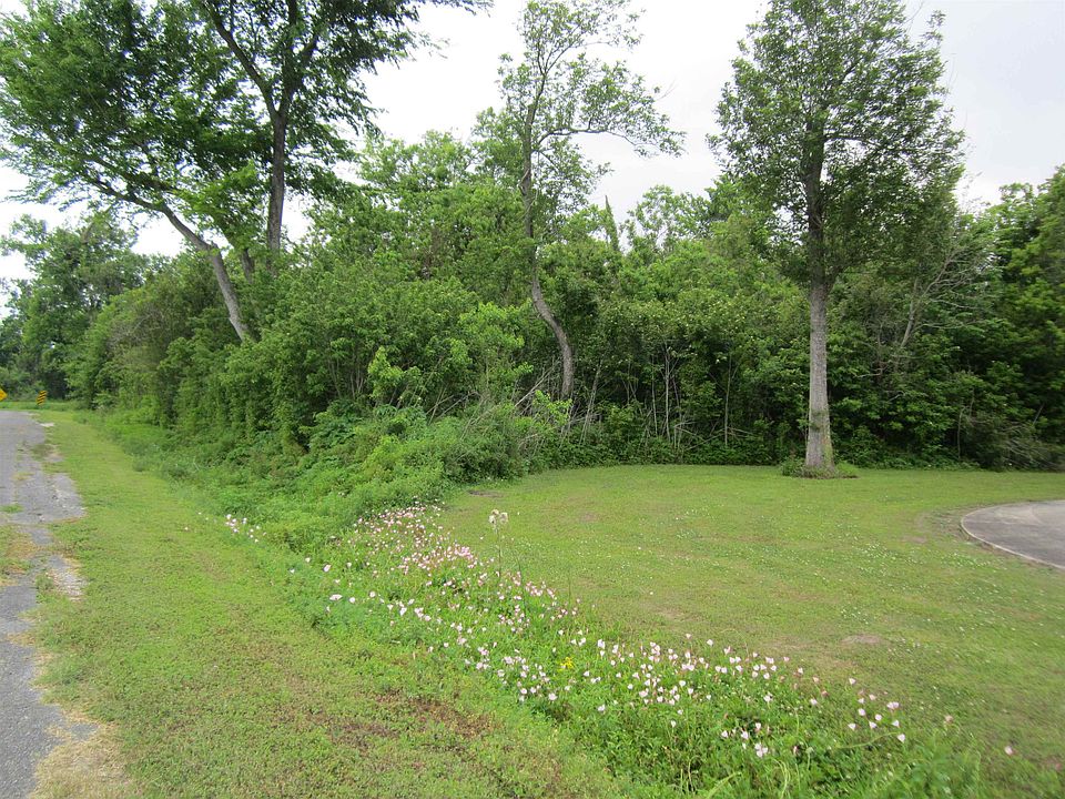 2nd image of W 79th St