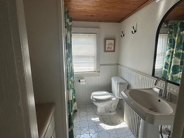 Upstairs bathroom