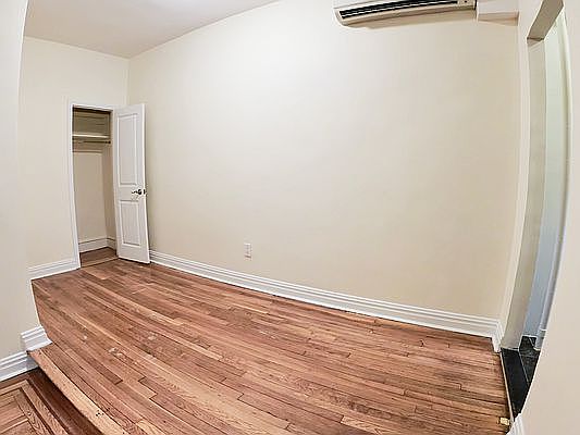 5th image of 17 E 67th St #1C