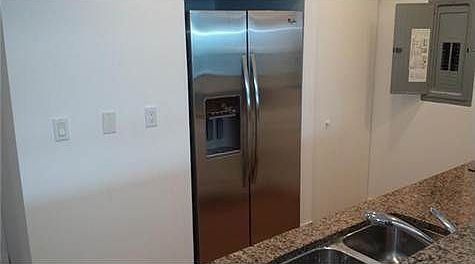 4th image of 325 Biscayne Blvd #1420