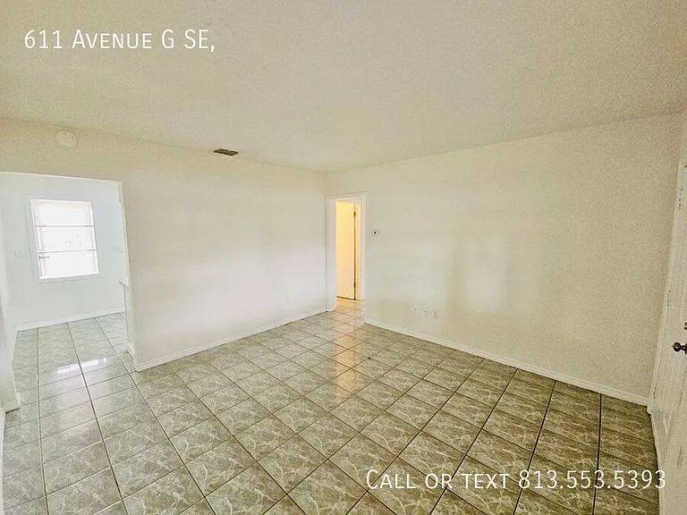 611 Avenue G SE — Photo 11