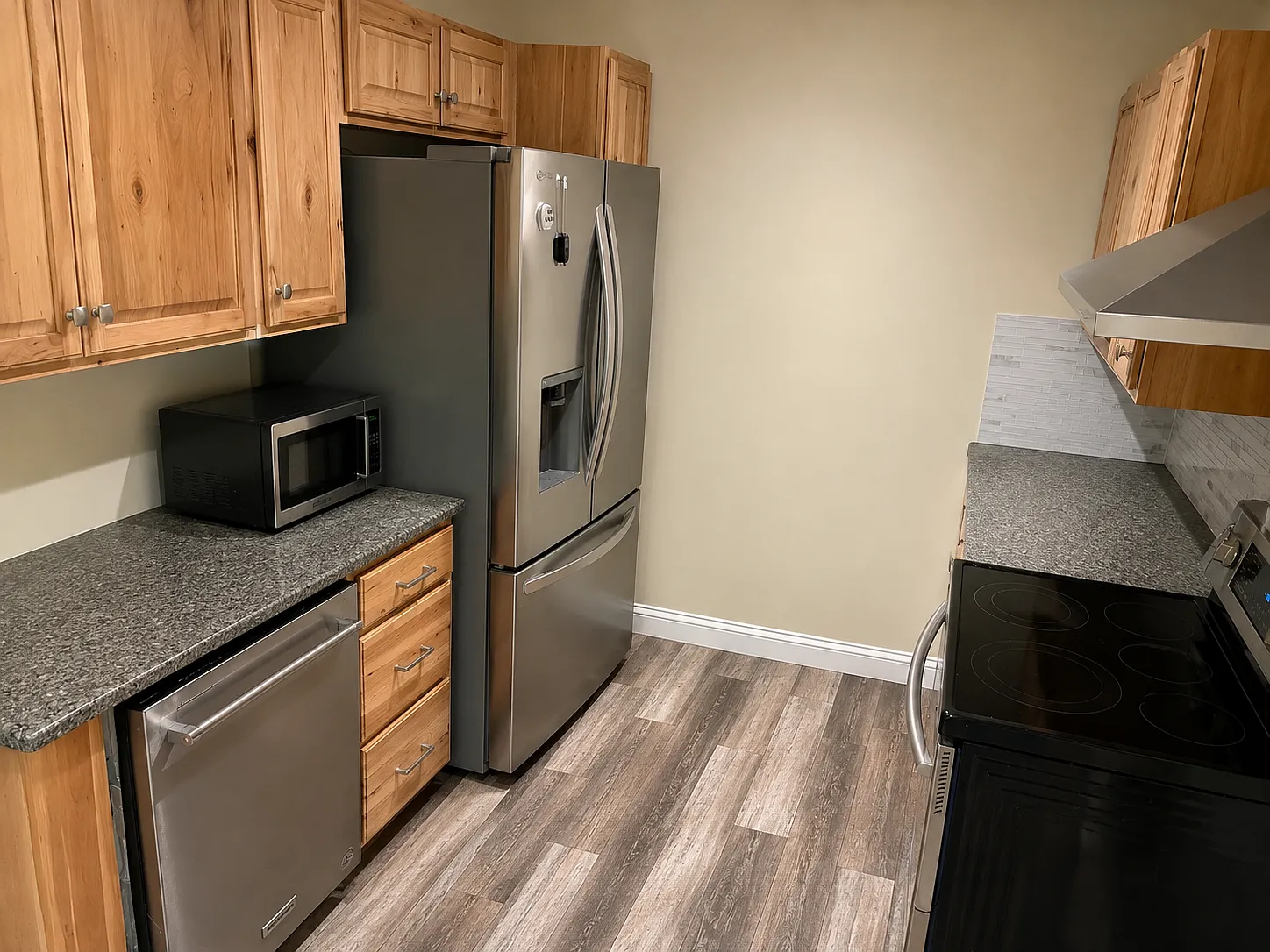 2 bed, 811 sqft, $2,395 — Photo 3