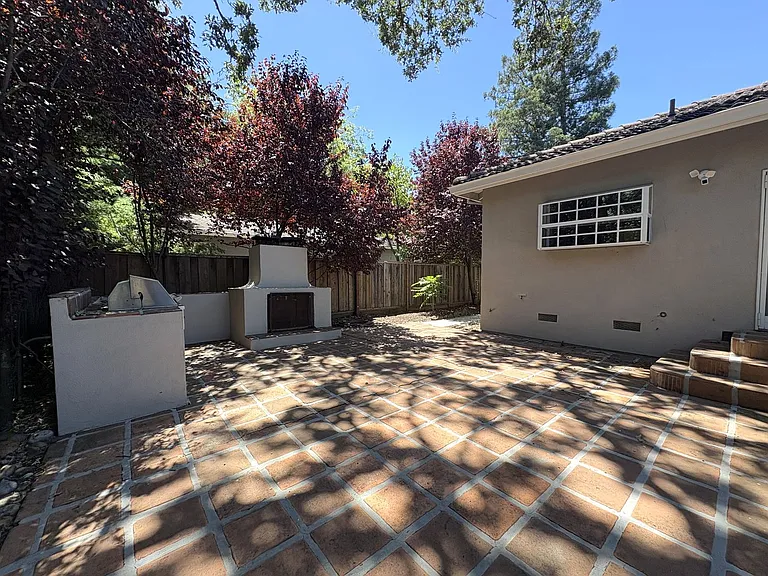 618 17th Ave — Photo 32
