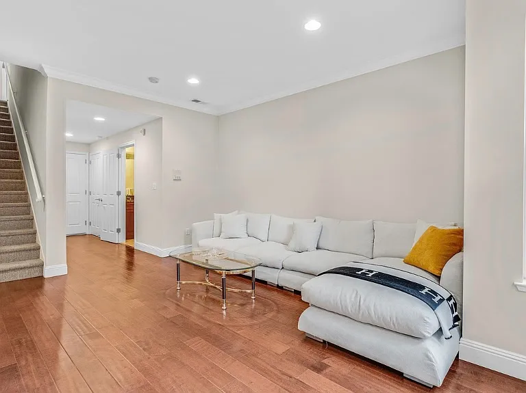 29 Megan Dr — Photo 6