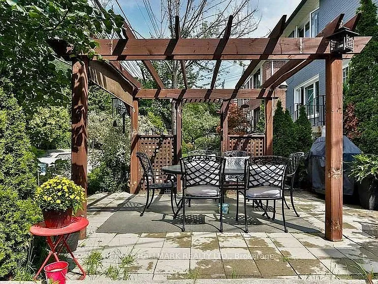 25 Love Cres — Photo 19